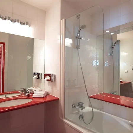 Le Drip's, Nouvel ! Hotel