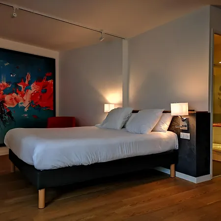 Le Drip's, Nouvel ! Hotel
