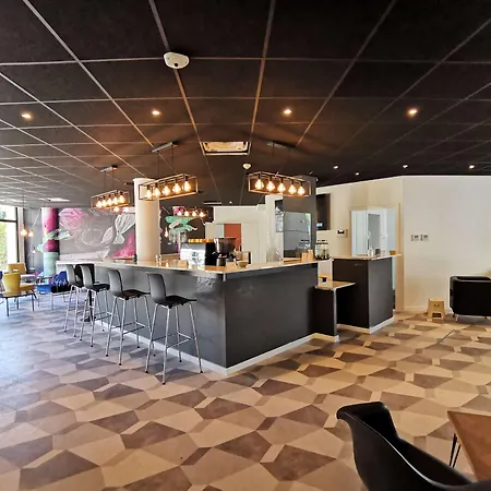 Le Drip's, Nouvel ! Hotel Marselha