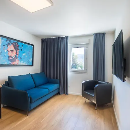 Le Drip's, Nouvel ! Hotel